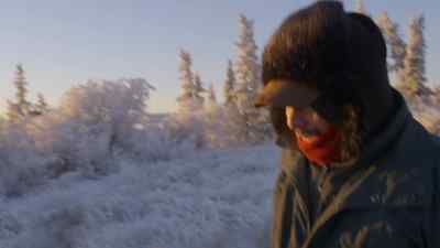 Yes, I do. OK, I'll throw some in a
bag here for you. - The Last Alaskans