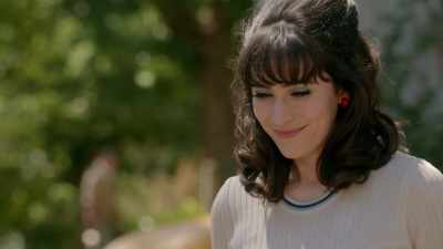 Yes, I-I'll just
give you some... some space. - Ms Fisher's Modern Murder Mysteries