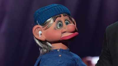 Yes. I just hope this one
is real and not - Jeff Dunham: Me The People