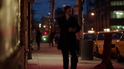 Yes?
Mr. Reyes, it's Mike Ross. - Suits