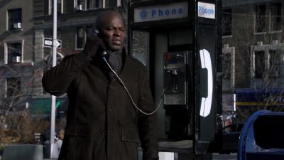 - Yes?
- Who the hell are you? - The Blacklist