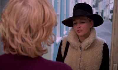 - Yes?
- I wondered if you could help me. - Straight On Till Morning