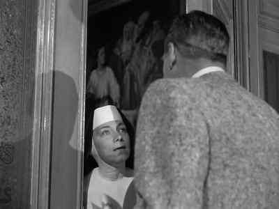 - Yes?
- I'd like to see a little girl. - Angels in the Outfield