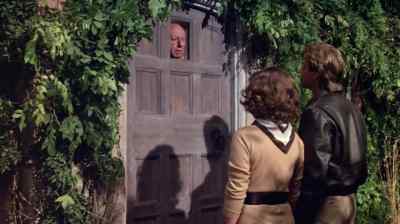 - Yes?
- Is this the potato farm? - Top Secret!
