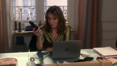 Yes, it's me again. - Emily in Paris