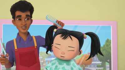 ♪ Yes, it's time to trim my hair ♪ - CoComelon Lane