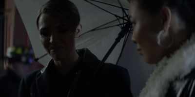 - Yes.
- Kate's life depends on this, - Batwoman