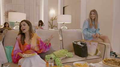 Yes.
[laughing] - The Real Housewives of Dubai