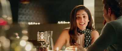 Yes. - Love-bite?
Oh, God! - Imagine! - Kaabil