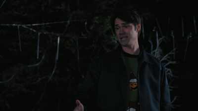 Yes.
- Okay, there's lights, - Everything Christmas