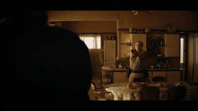 - Yes?
- Put your weapon down. - The Tourist
