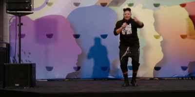 Yes, Queen!
Give us that beat! - And Just Like That…
