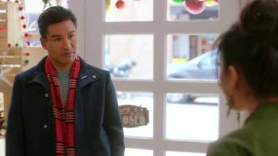 - Yes, right now-right now, - Holiday in Santa Fe