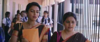 Yes. She calls out 'Ma' once in a while - Ratsasan