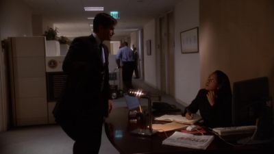 - Yes, sir?
- I'm here to see Special Agent Casper. - The West Wing