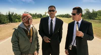Yes, sir, it is. - Men in Black 3