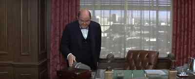 -Yes, sir?
-Page Mr. Dan Edwards... - Marriage on the Rocks