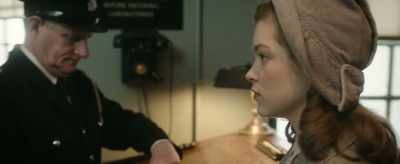 - Yes, sir!
- We are from Special Branch. - Red Joan