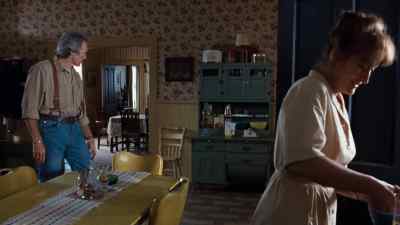 Yes, sit down. - The Bridges of Madison County