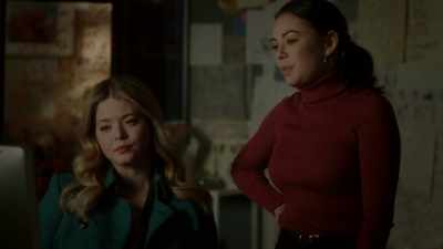 Yes, but somebody has been
messing with it - Pretty Little Liars: The Perfectionists