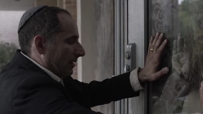 Yiskadal,
v'yis kadash sh'may raboh... - Fear the Walking Dead