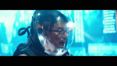 -[Yiyi] We don't have too much time.
-[beeps] - The Wandering Earth