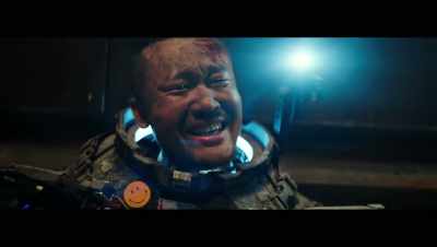 -[Yiyi] We finally made it.
-[chuckles] - The Wandering Earth