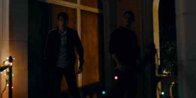 - Yo, Ben, good luck, man.
Do the thing! - The Purge