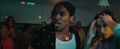 - Yo, Caleb, he's bugged!
- Aiden, you're a narc?! - The Runner