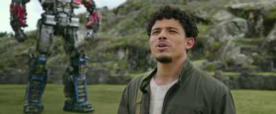 Yo-ho-ho. Oye, papo,
where you from? Cybertron. - Transformers: Rise of the Beasts
