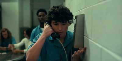 Yo, hurry up, man.
I need to make
a phone call. - One Day as a Lion