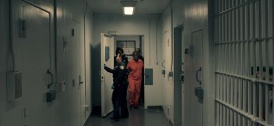 Yo, Officer, it's a bail hearing. - Truth Be Told