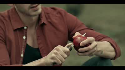 Yo venía mucho aquí con mi papá. - Dark Desire