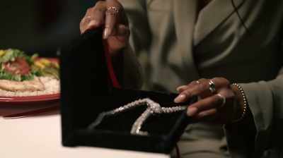 [Yolanda] Platinum and diamonds - Twisted Marriage Therapist