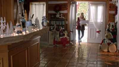 Yoo-hoo, Dante!
Mind if I come in? - The Enchanted Christmas Cake