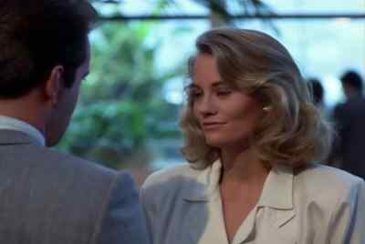 - "Yoo-hoo" who?
- You. We have a problem. - Moonlighting