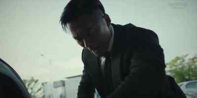 Yoo Je Yi. Look here! - The Veil