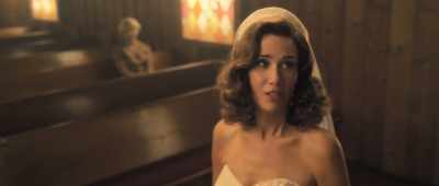 - You ain't my first shotgun wedding.
- [Douglas sighs] - Palm Royale