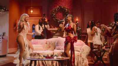 You all better be standing
wherever you guys are watching this. - A Nonsense Christmas with Sabrina Carpenter