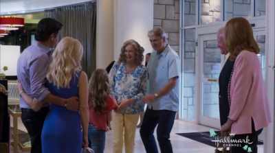 - You all must be soexhausted from your trip. - Wedding at Graceland