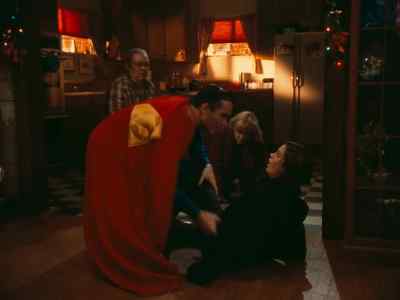 - You all right?
- Are you all right? - Lois & Clark: The New Adventures of Superman