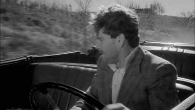 - You all right?
- Uh-huh. - Paper Moon