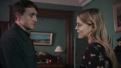 You all right?
- Yeah, I'm fine here. - The Deceived