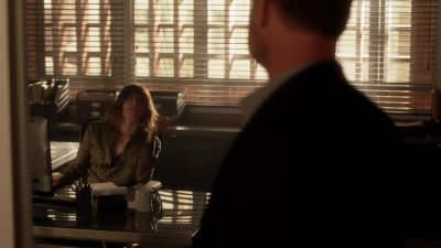 - You all right?
- Yeah. Your father's here. - Ray Donovan