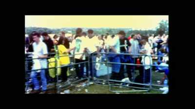 You almost didn't
want to hand it over - Oasis: Knebworth 1996