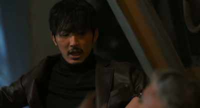 - You always talk way too much.
- Cut that out! - Knuckle Girl