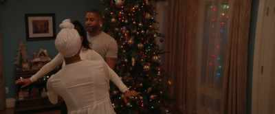You are going
to put your hands on her waist. - Meet Me Next Christmas