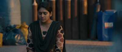 You are talking to me as a policeman.
Have you gone crazy? - Chithha