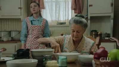 - You are the oldest.
- John-Boy's the oldest! - The Waltons' Homecoming