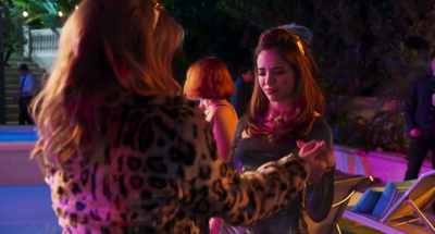 - You are wasted.
- No, you're wasted. - Butter
